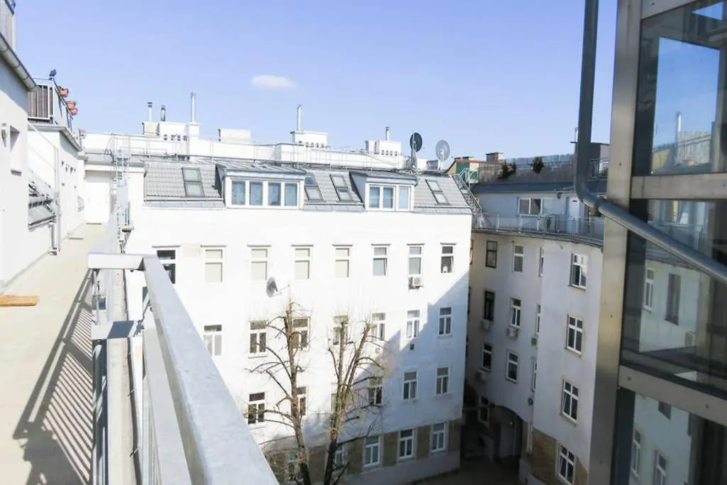 Schonbrunn Apartment Vienna