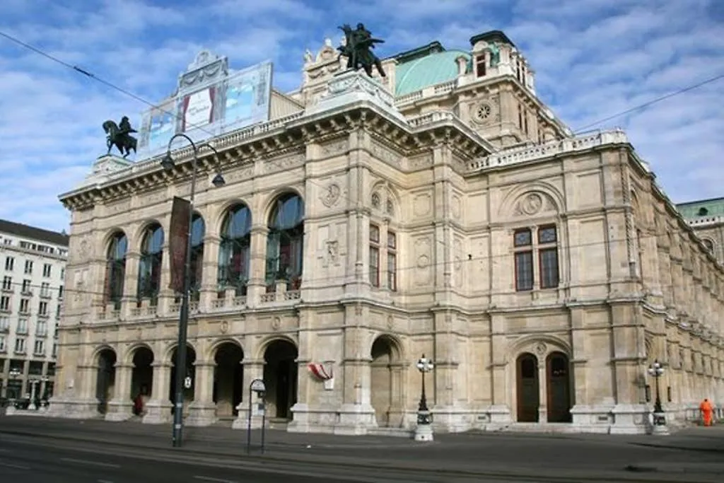 Schonbrunn Apartment Vienna Austria