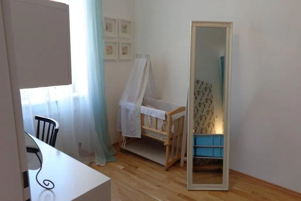 Schonbrunn Apartment Vienna Austria